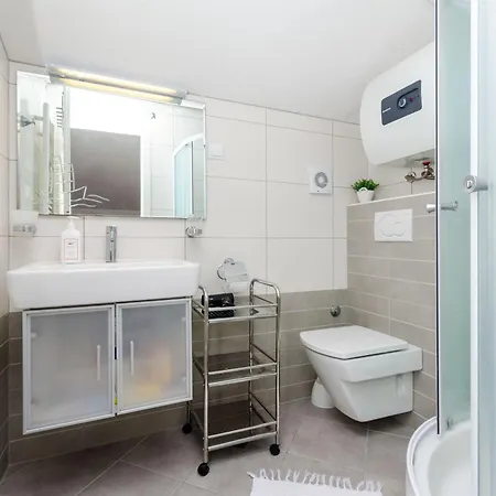 Apartment Stari Dvor Baska Voda