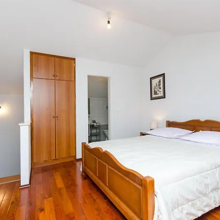 Stari Dvor Apartment