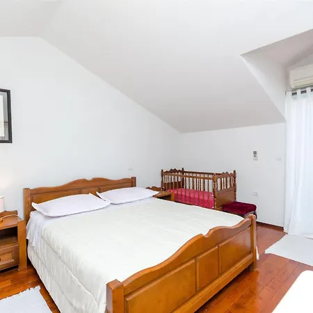 Apartment Stari Dvor Baska Voda